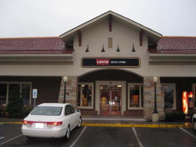 duncan's levi outlet