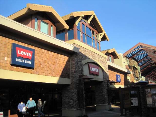 Descubrir 72+ imagen levi’s outlet portland