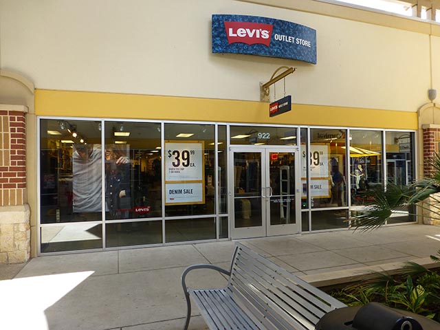 outlet mall levis